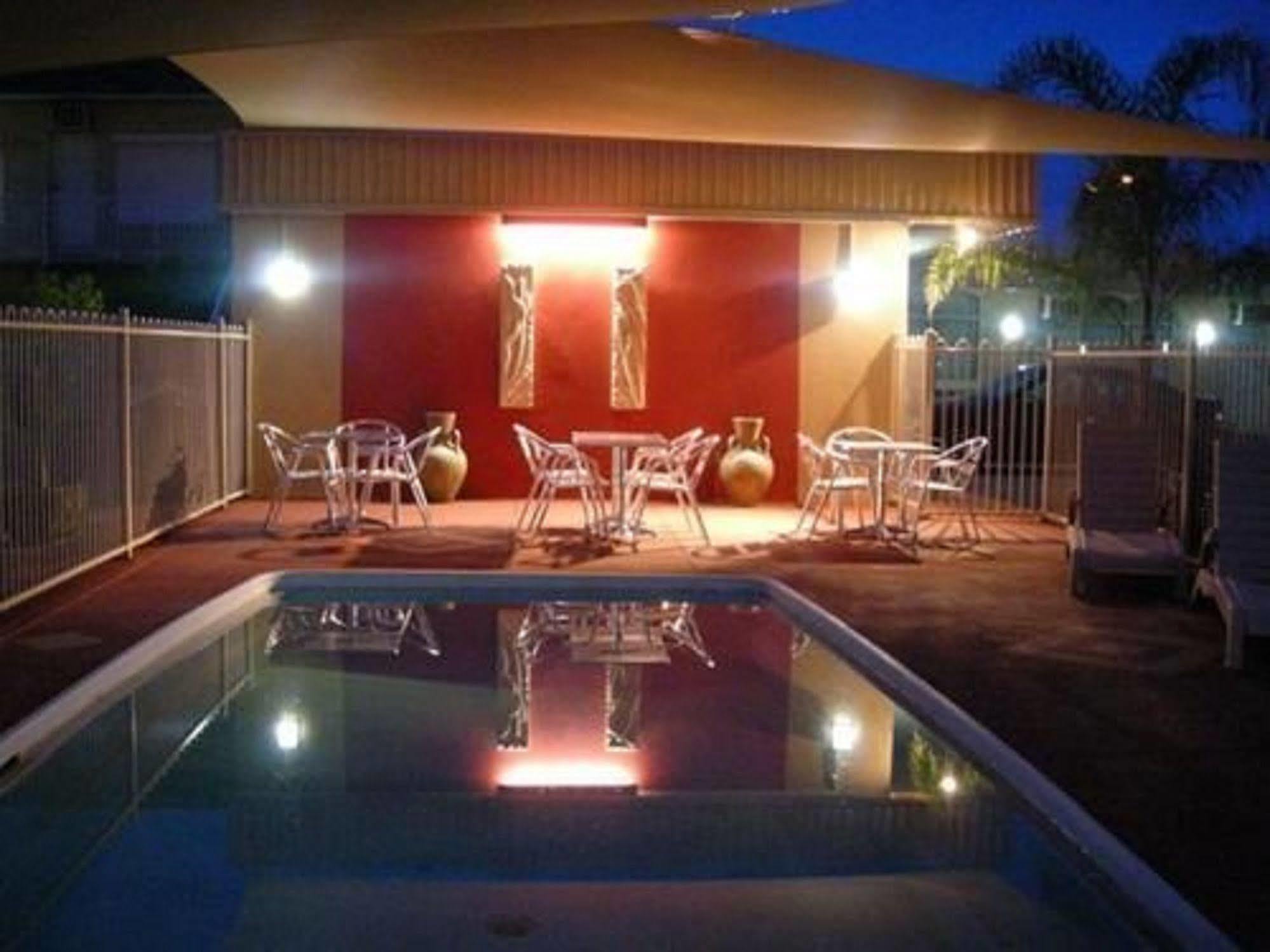 Desert Sand Motor Inn Broken Hill Exterior photo